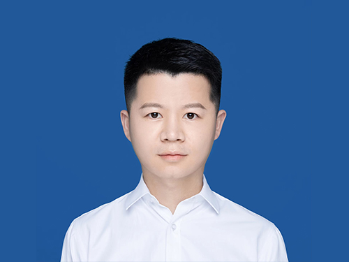  李伦律师